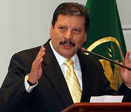 adolfo-de-cordova Ministro de Agricultura, Adolfo de Córdova, entregó los cuatro informes elaborados por las mesas de diálogoMinistro de Agricultura, Adolfo de Córdova, entregó los cuatro informes elaborados por las mesas de diálogo